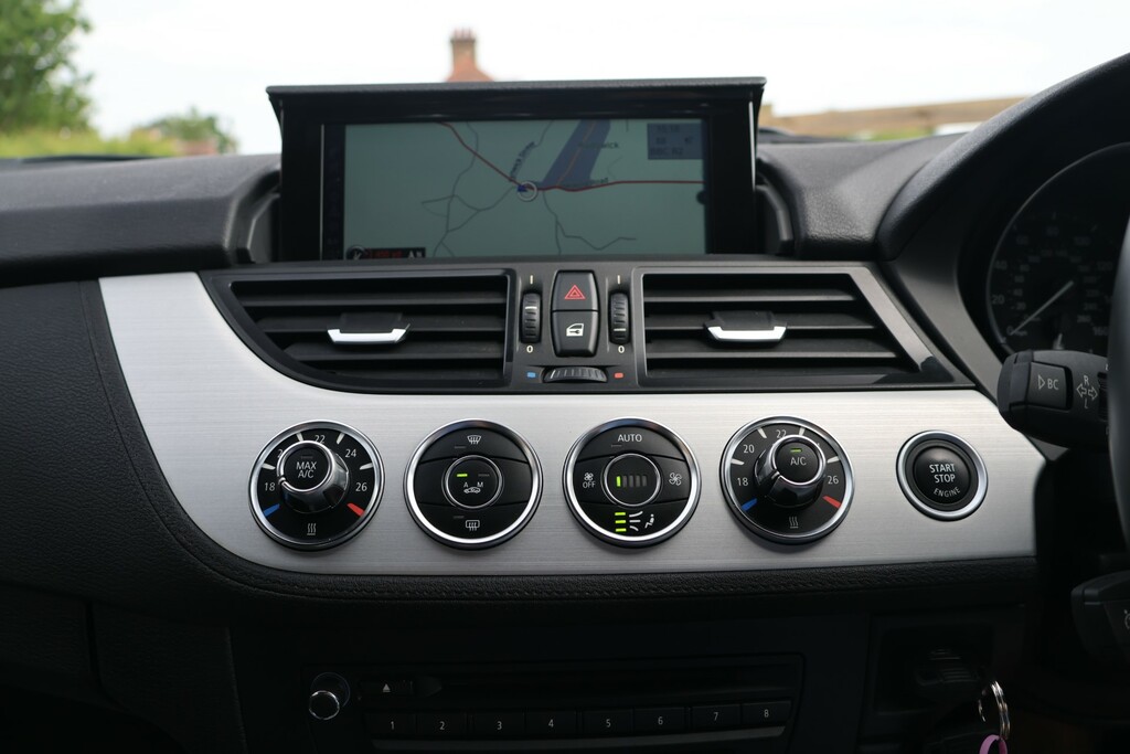 BMW Z4 Icon White #31