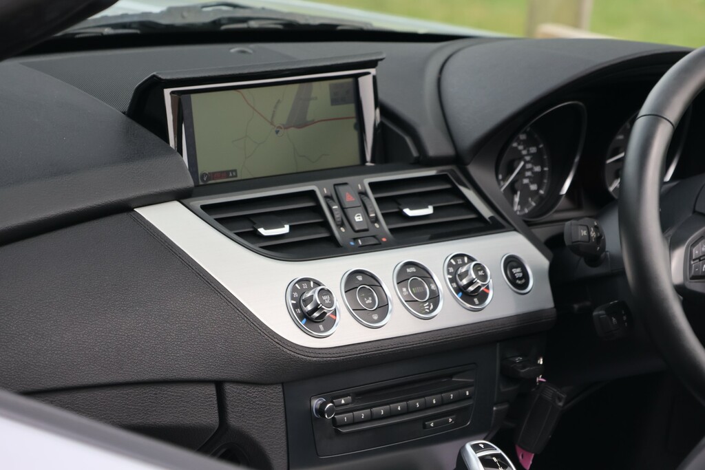 BMW Z4 Icon White #21