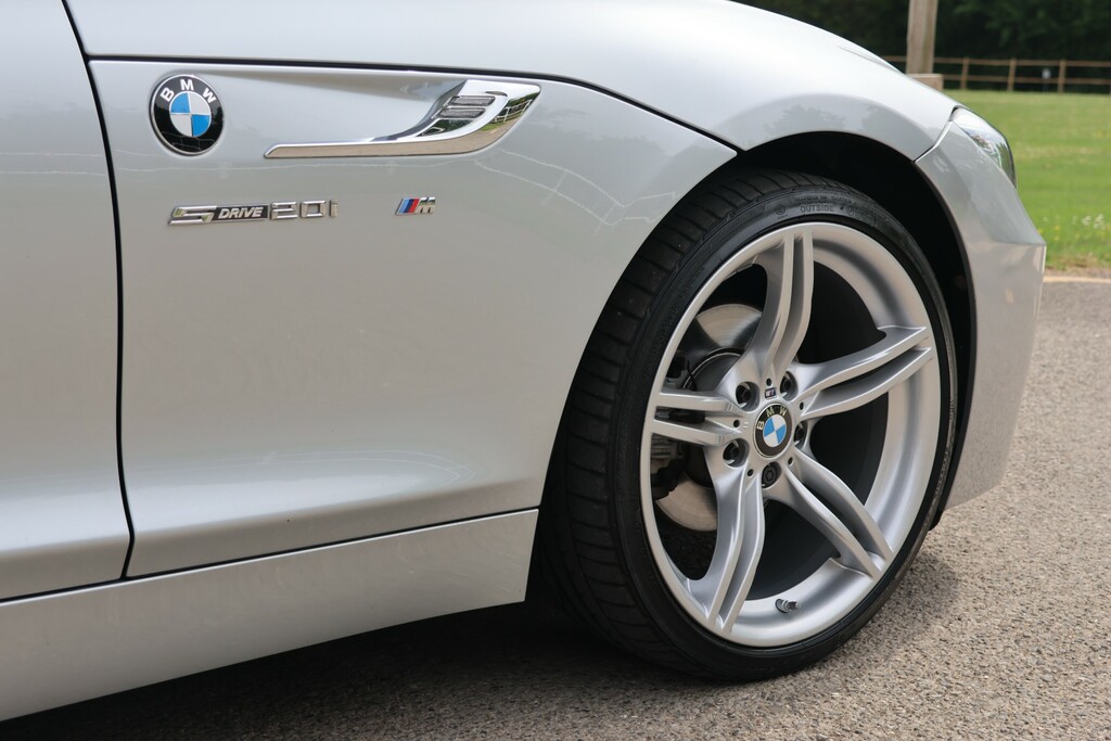 BMW Z4 Icon White #17