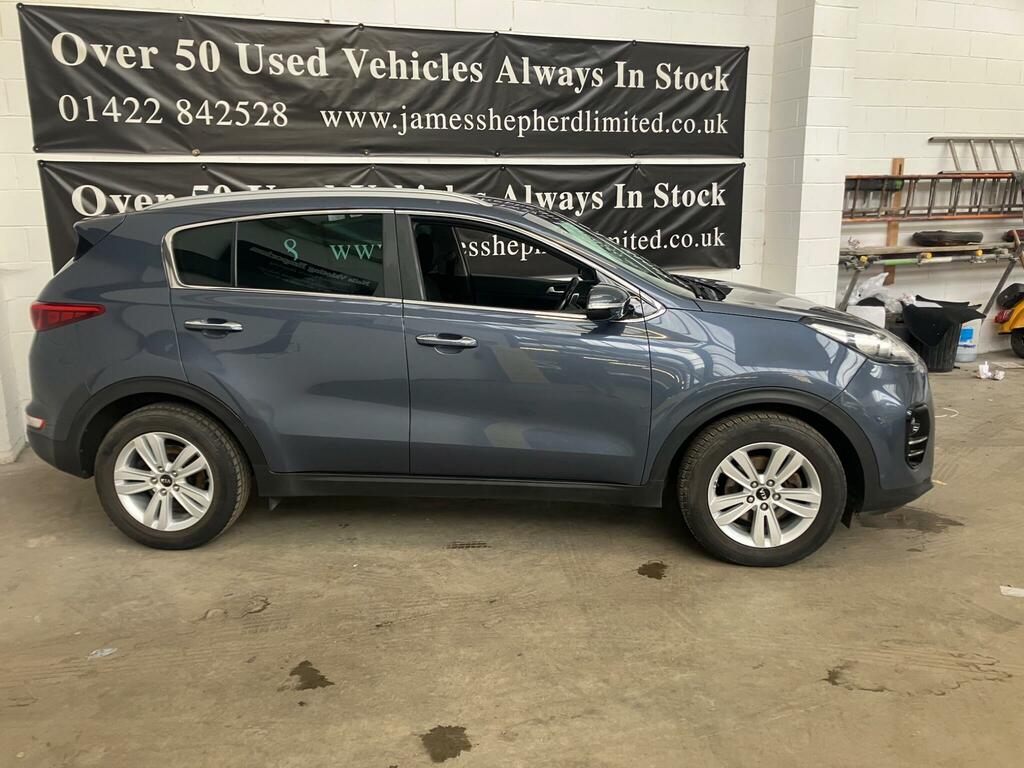 Kia Sportage 1.7 Crdi 2 Euro 6 Ss SH18UDL Blue #2