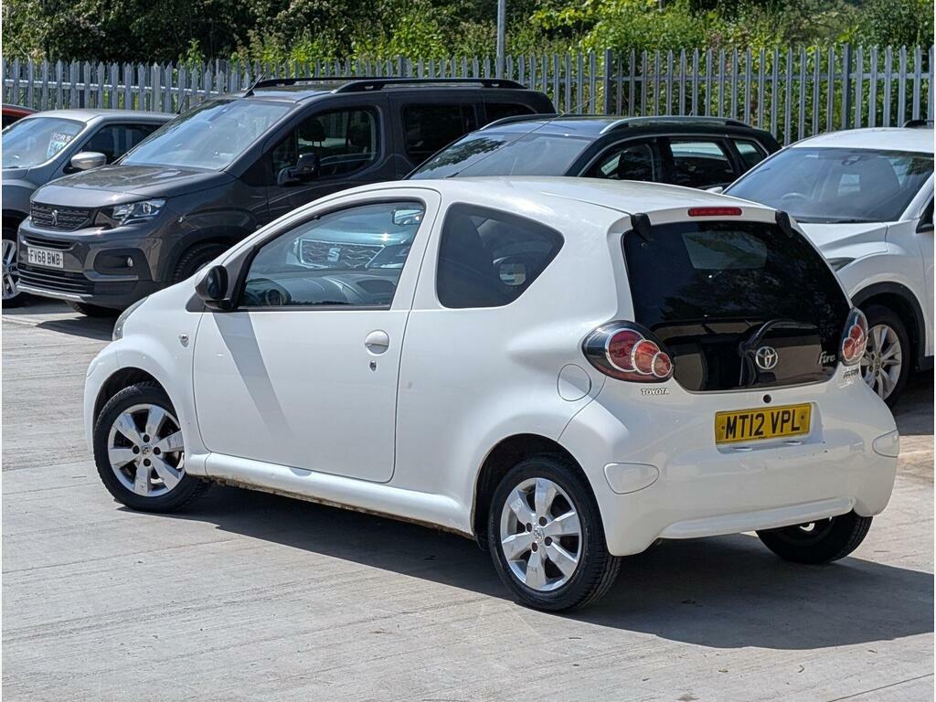 Toyota Aygo 1.0 Vvt-i Fire Euro 5 MT12VPL White #4