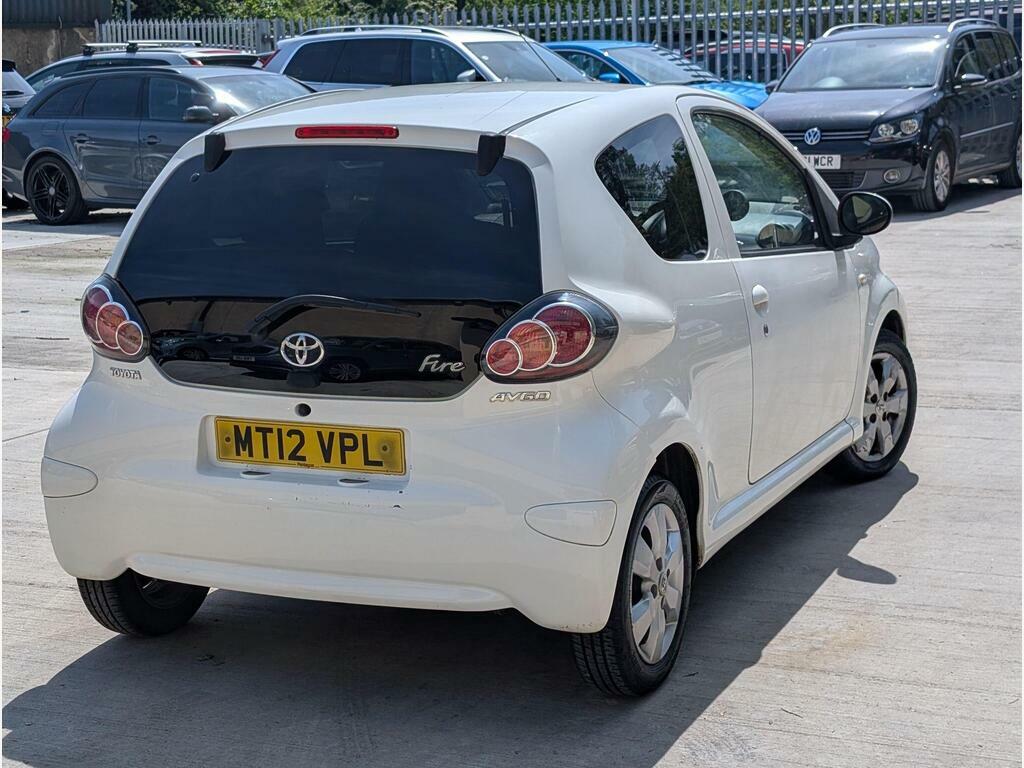 Toyota Aygo 1.0 Vvt-i Fire Euro 5 MT12VPL White #6