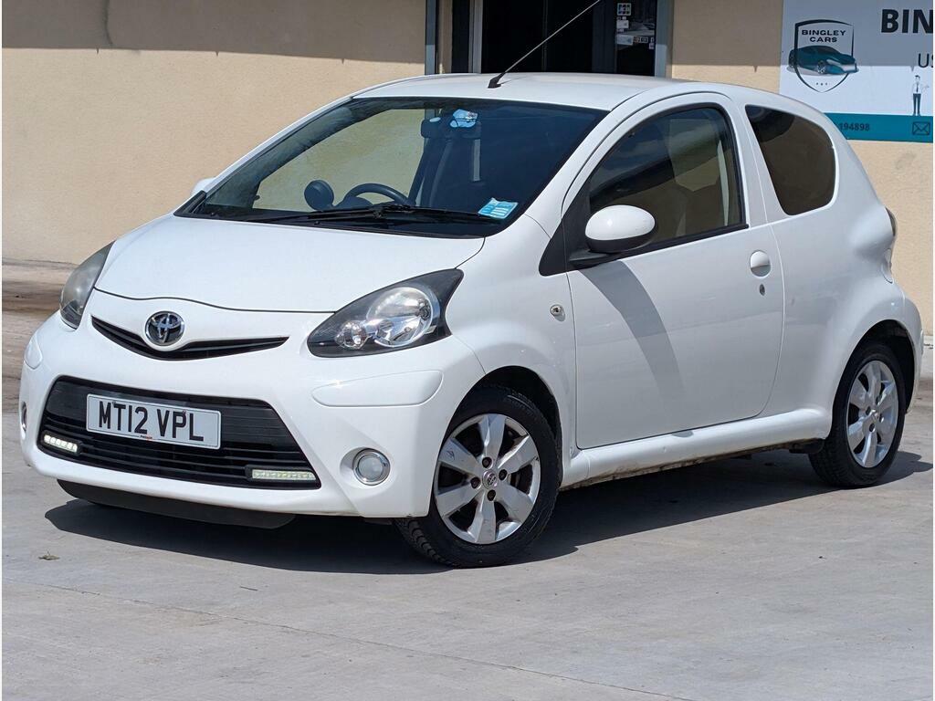 Toyota Aygo 1.0 Vvt-i Fire Euro 5 MT12VPL White #2