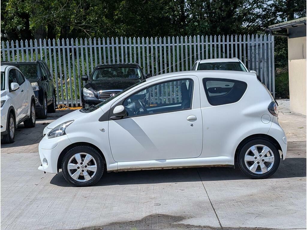 Toyota Aygo 1.0 Vvt-i Fire Euro 5 MT12VPL White #3