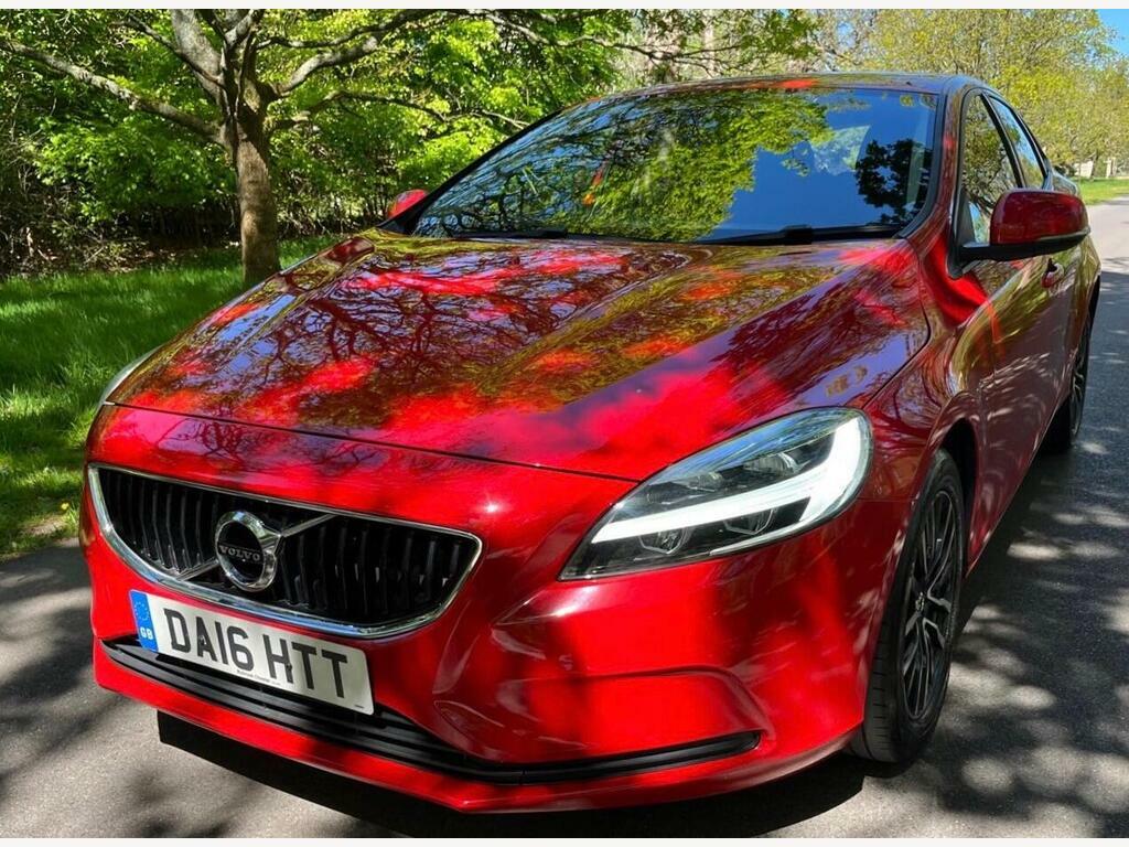 Volvo V40 2.0 T2 Momentum Euro 6 S S Red