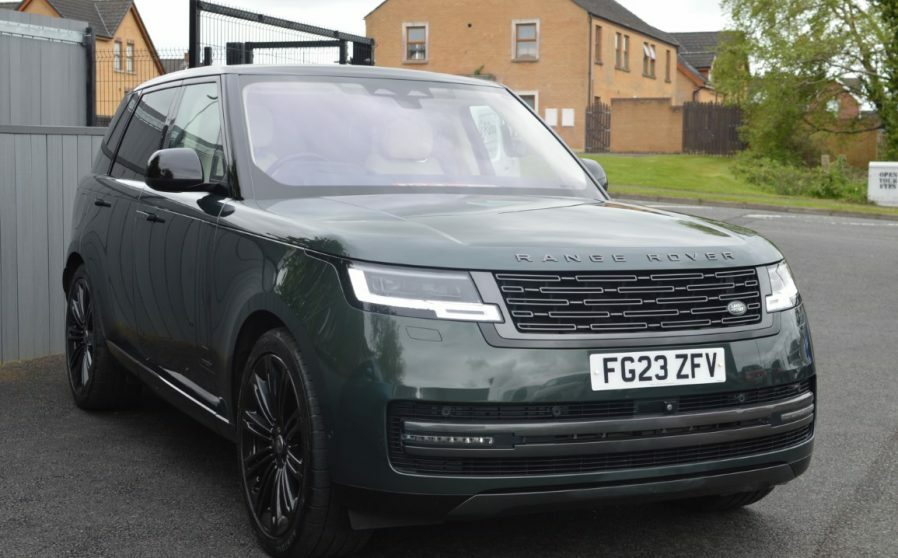 Land Rover Range Rover 3.0 D350 Mhev FG23ZFV Green #4