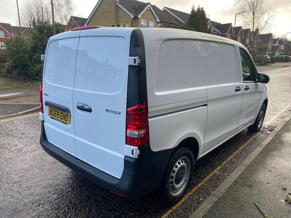 Mercedes-Benz Vito 110Cdi Pure Van White #4