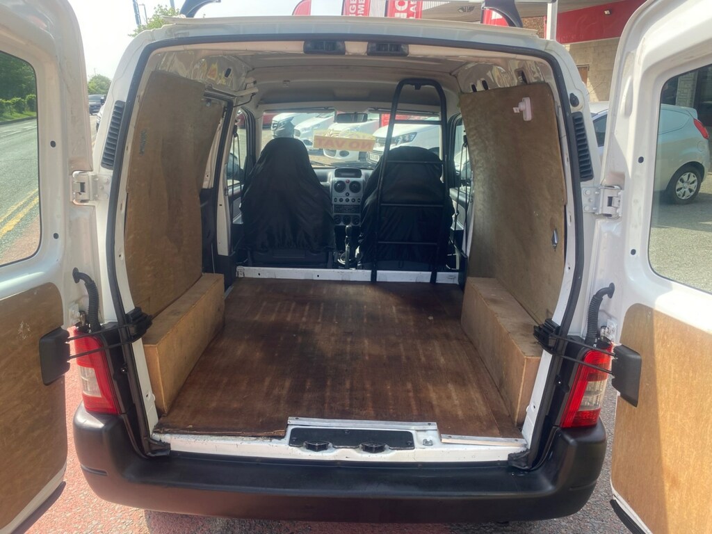 Citroen Berlingo 1.6 Td Desire Multispace Red #13