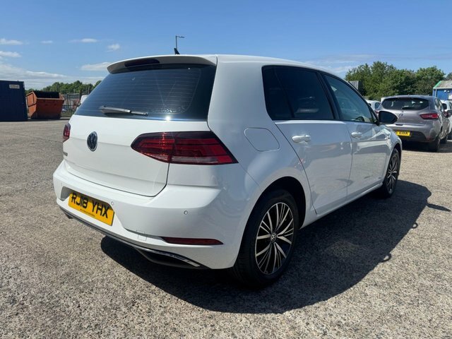 Volkswagen Golf 1.6 Tdi Se Nav Hatchback Euro 6 RJ18YHX White #6