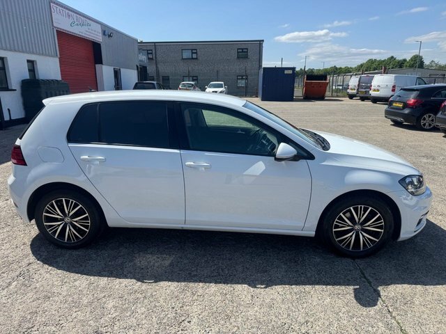 Volkswagen Golf 1.6 Tdi Se Nav Hatchback Euro 6 RJ18YHX White #5