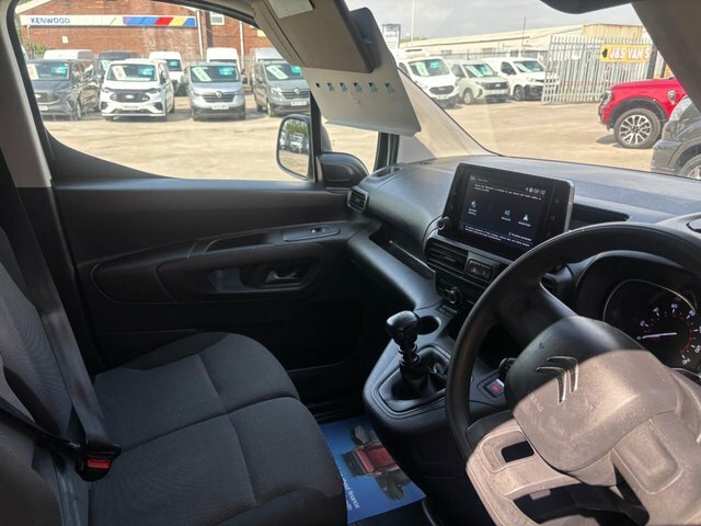 Citroen Berlingo Bluehdi 1000 Enterprise Edition YD23ZYZ White #4