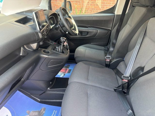 Citroen Berlingo Bluehdi 1000 Enterprise Edition YD23ZYZ White #3