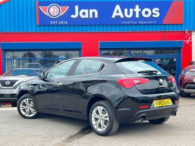 Alfa Romeo Giulietta 2013 2.0 Jtdm-2 Lusso Euro 5 Ss Black #2