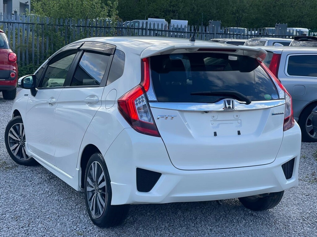 Honda Jazz 1.5 Hybrid Cvt JCW15 White #4