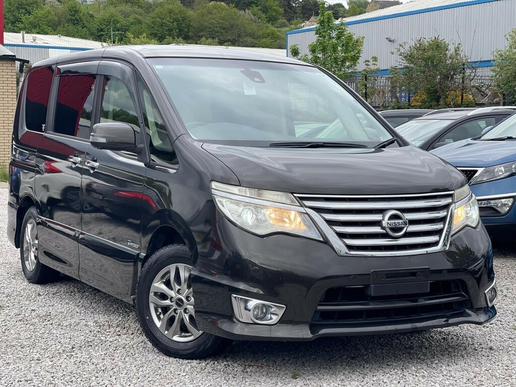 Nissan Serena 2.0 Hybrid 8 Seater 