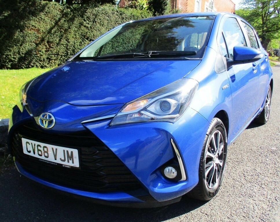 Toyota Yaris 1.5 Vvt-h Icon Tech E-cvt Euro 6 Ss 