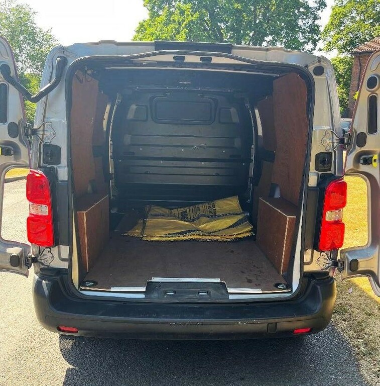 Toyota PROACE 1.5D Active Medium Panel Van Mwb Euro 6 6Dr  #2