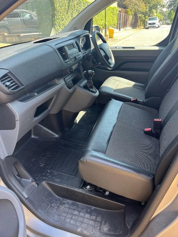 Toyota PROACE 1.5D Active Medium Panel Van Mwb Euro 6 6Dr  #4
