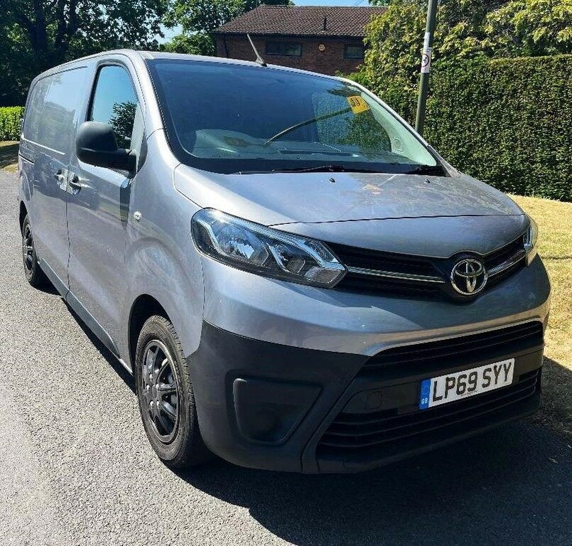 Toyota PROACE 1.5D Active Medium Panel Van Mwb Euro 6 6Dr 