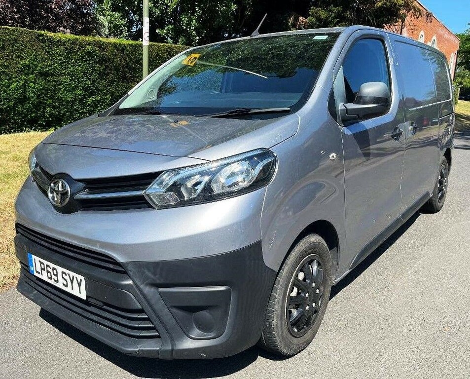 Toyota PROACE 1.5D Active Medium Panel Van Mwb Euro 6 6Dr 