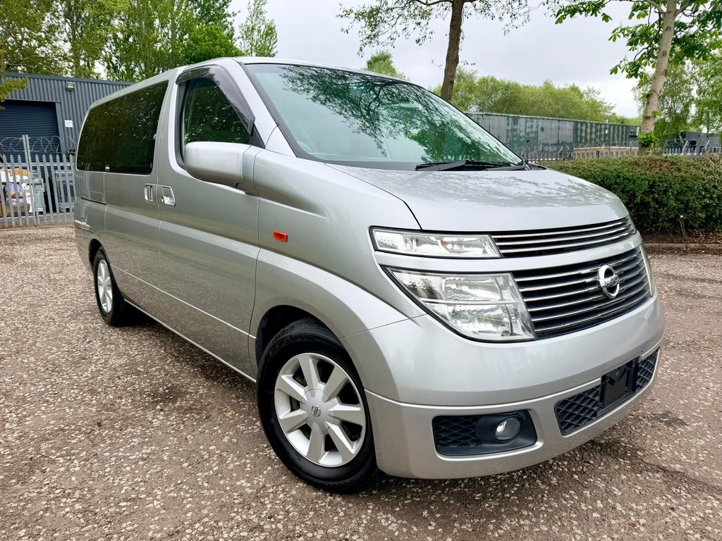 Nissan Elgrand Autech Fresh Import 4Wd 7 Seats Mpv Disable S Silver