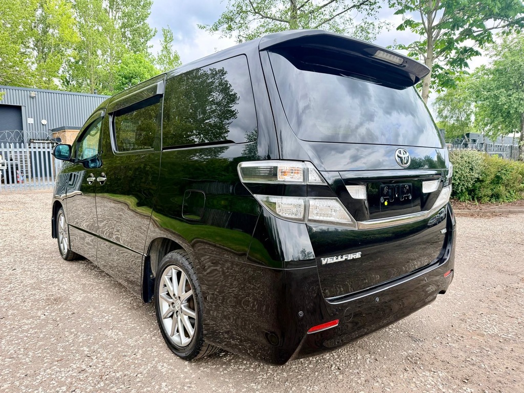 Toyota Vellfire Fresh Import Business G Edition 4Wd 3.5 V6 Mp Black #4