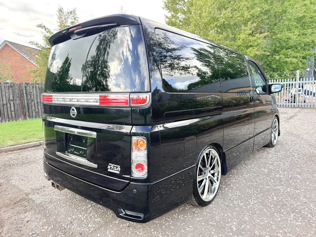 Nissan Elgrand Highway Star Fresh Import 3.5 V6 8 Seat Mpv L Black #6