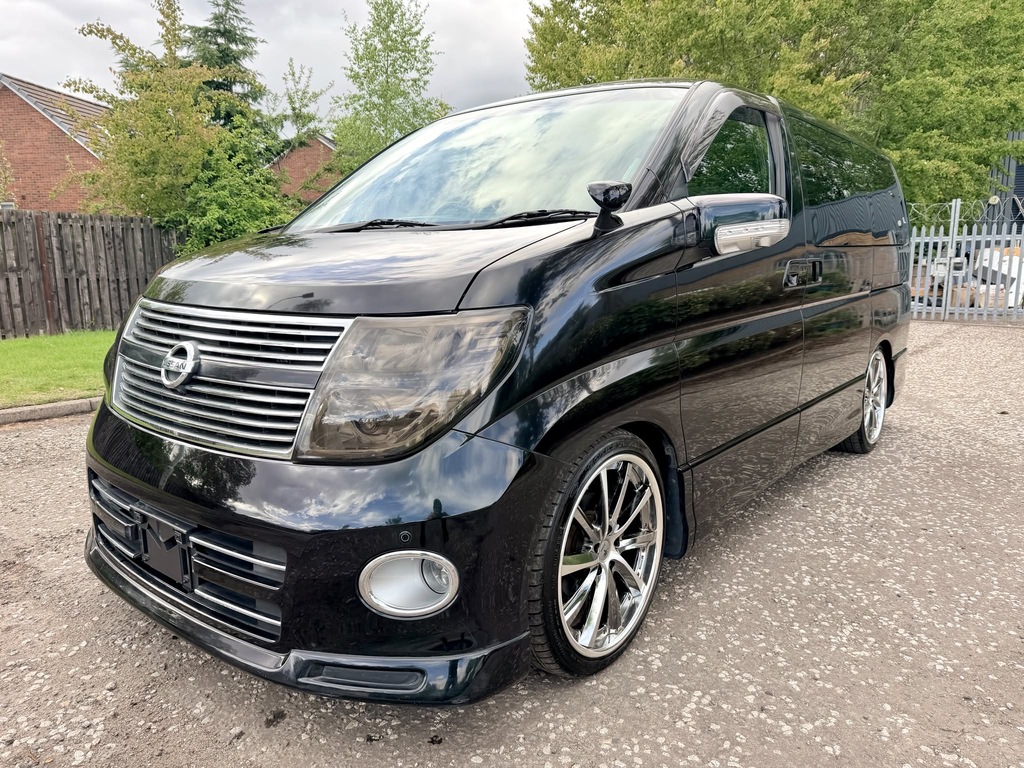 Nissan Elgrand Highway Star Fresh Import 3.5 V6 8 Seat Mpv L Black #3