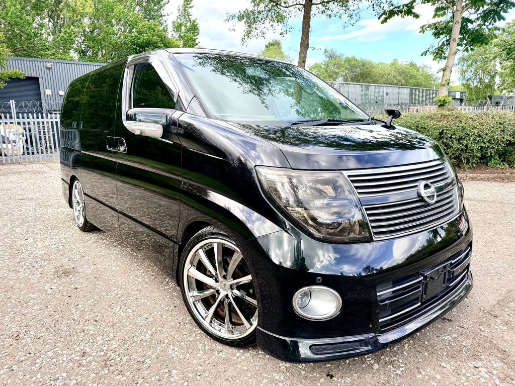 Nissan Elgrand Highway Star Fresh Import 3.5 V6 8 Seat Mpv L Black