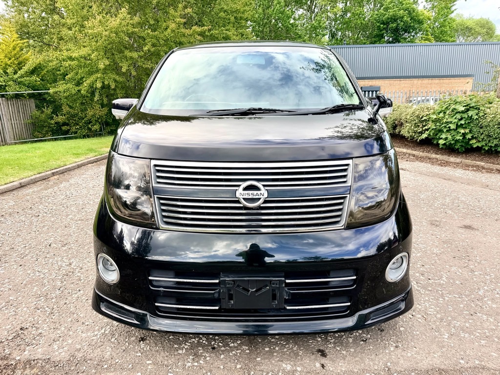 Nissan Elgrand Highway Star Fresh Import 3.5 V6 8 Seat Mpv L Black #2