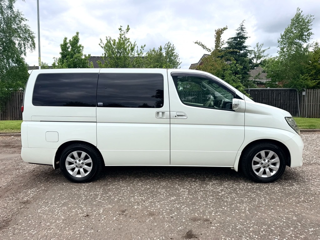 Nissan Elgrand 3.5 V6 White #7