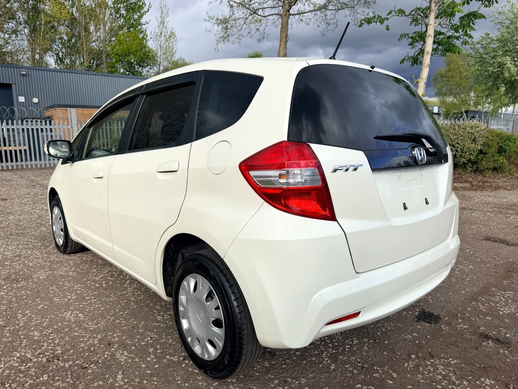 Honda Fit Jazz Fresh Import G Smart Esition 1.3 Hat  White #4