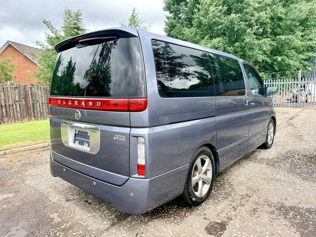 Nissan Elgrand Highway Star Fresh Import 4Wd 8 Seats Mpv Cru Blue #4