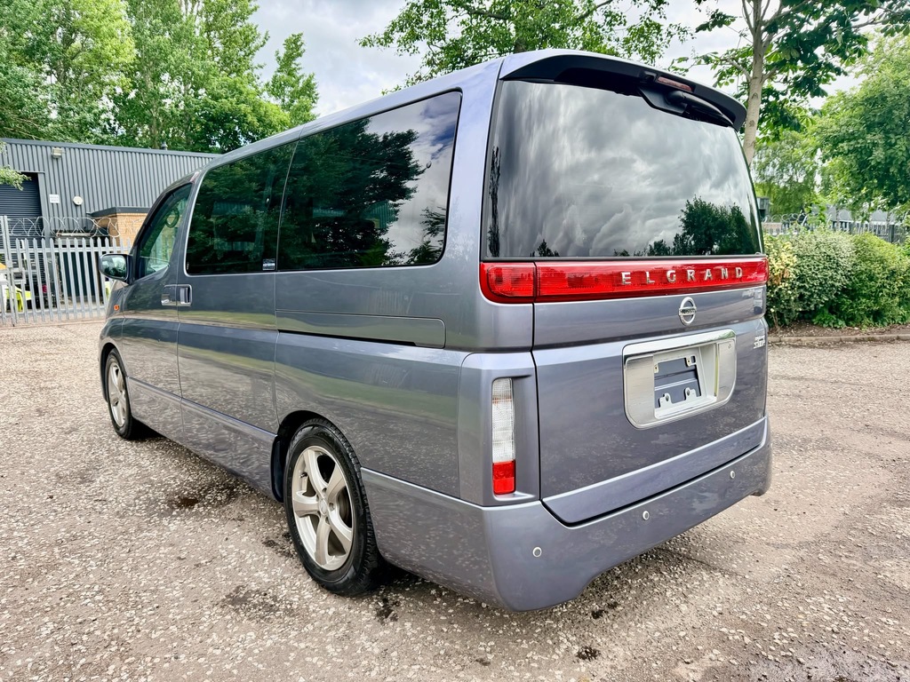 Nissan Elgrand Highway Star Fresh Import 4Wd 8 Seats Mpv Cru Blue #6