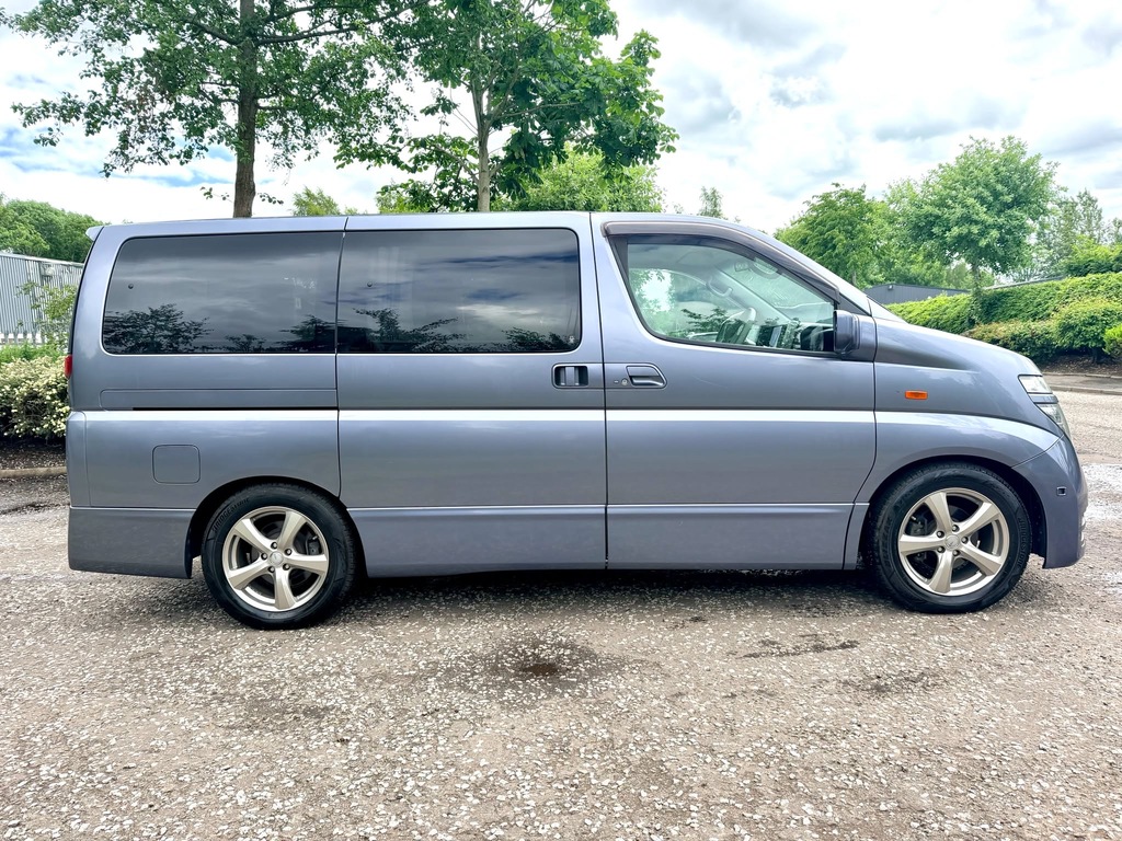 Nissan Elgrand 2003 8 Grey #7