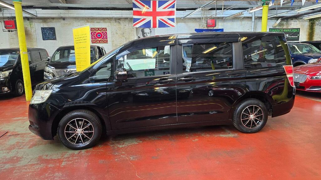 Honda StepWagon Blue #20