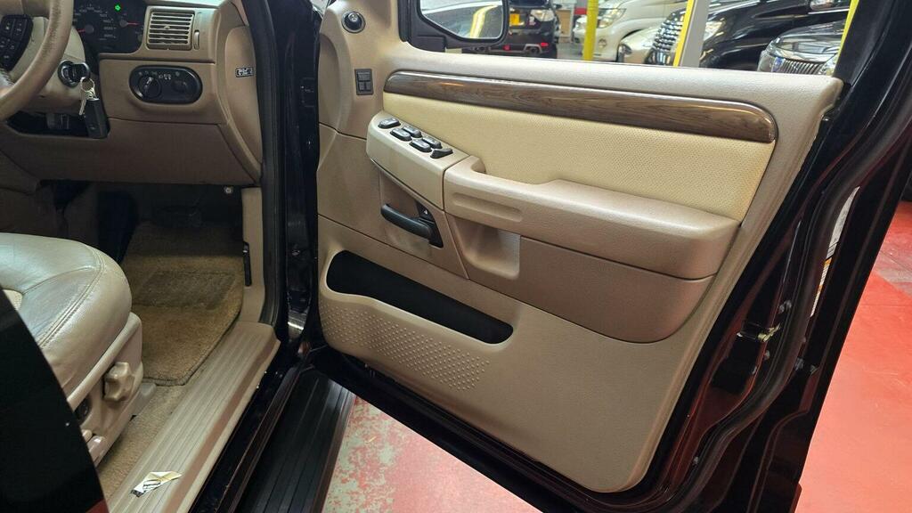 Ford Explorer 4.0 The North Face Limited Edition White #12