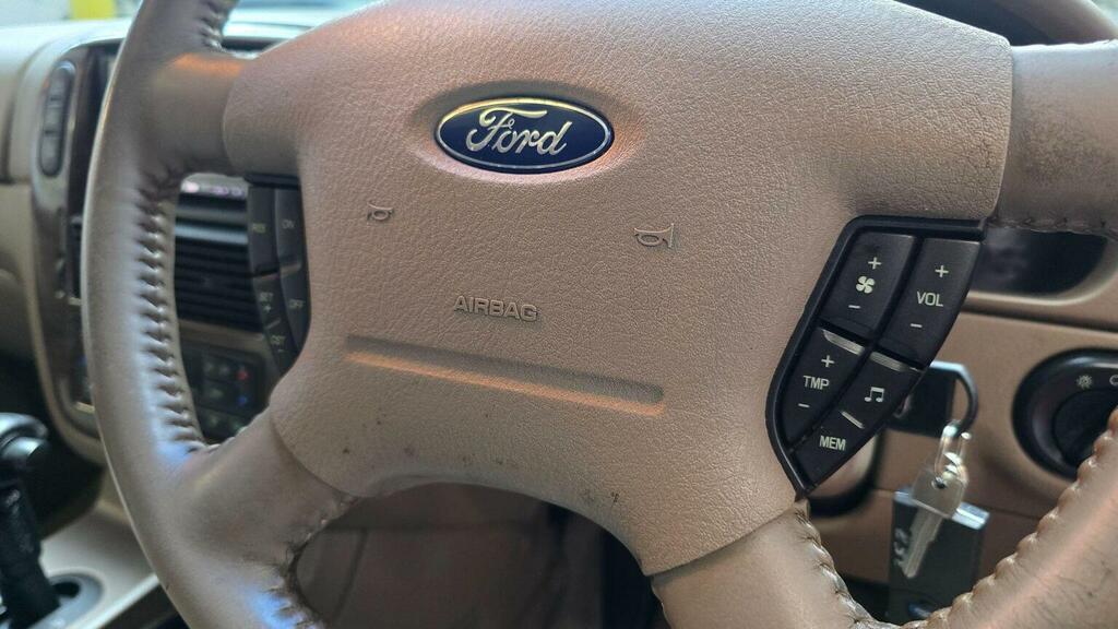 Ford Explorer 4.0 The North Face Limited Edition White #9