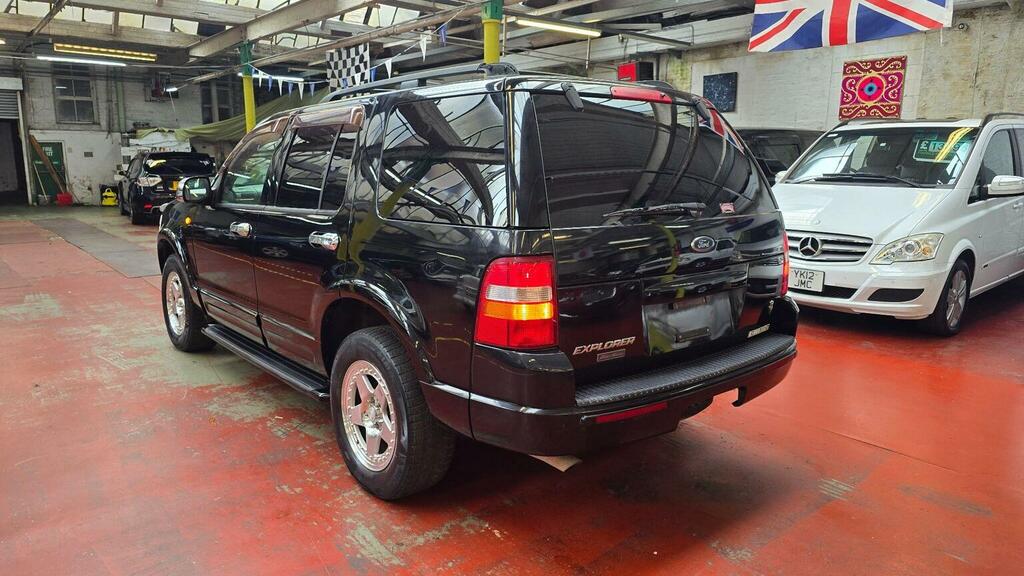 Ford Explorer 4.0 The North Face Limited Edition White #31