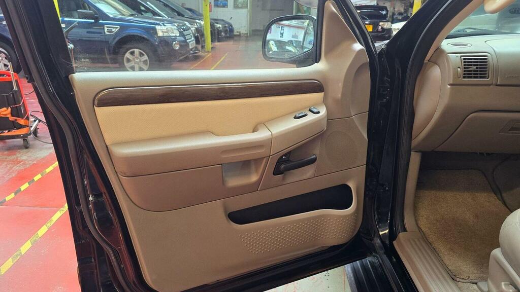 Ford Explorer 4.0 The North Face Limited Edition White #14