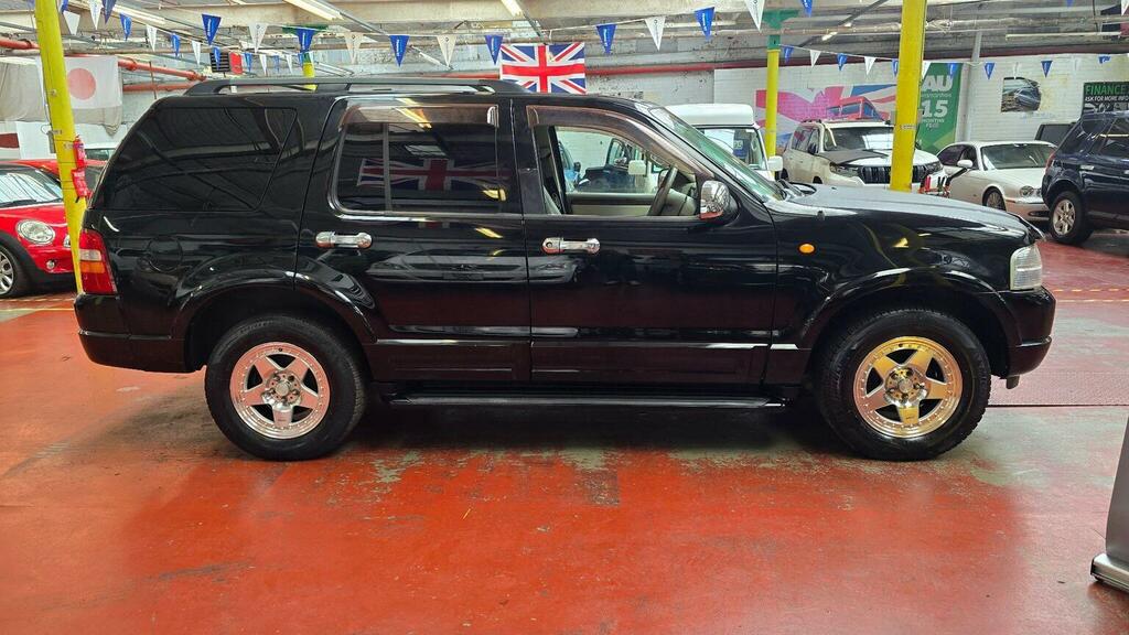 Ford Explorer 4.0 The North Face Limited Edition White #29
