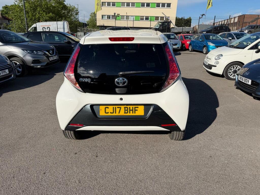 Toyota Aygo Hatchback 1.0 Vvt-i X-style X-shift Euro 6 20 CJ17BHF White #3