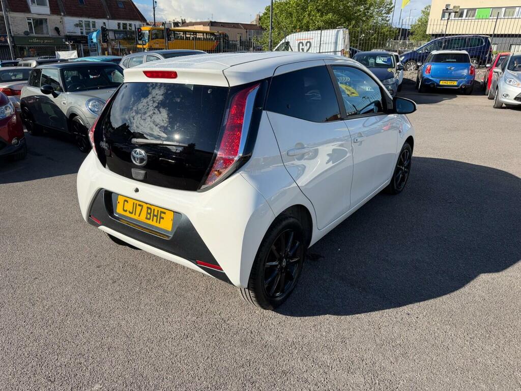 Toyota Aygo Hatchback 1.0 Vvt-i X-style X-shift Euro 6 20 CJ17BHF White #2