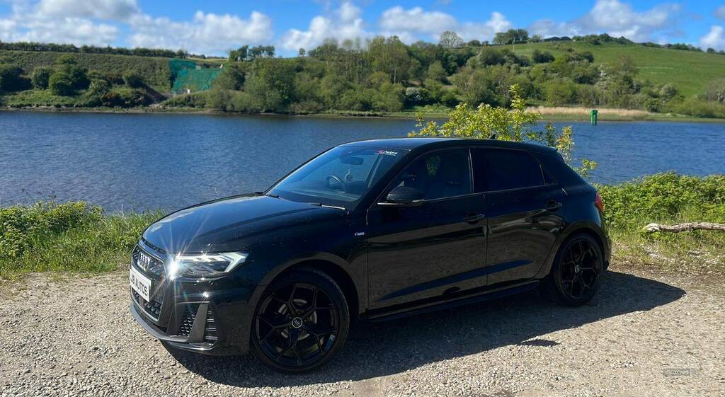 Audi A1 25 Tfsi S Line MT69JUC Black #4