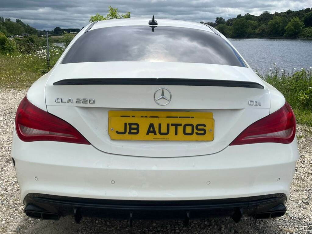Mercedes-Benz CLA Class Cla 220 Cdi Amg Sport Tip WV64YZE White #4