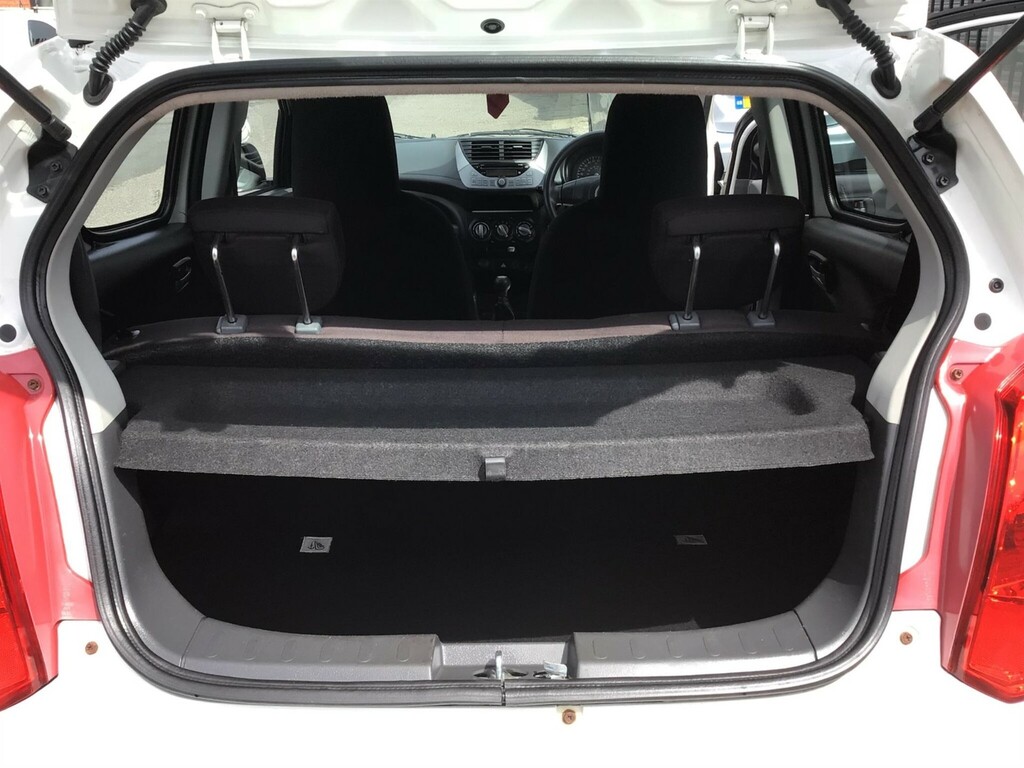 Suzuki Alto  White #9