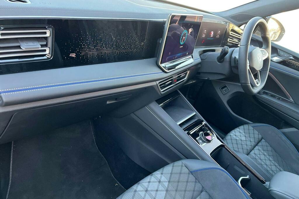 Volkswagen Tiguan 1.5 Tsi Ehybrid 19.7Kwh R-line Suv Plug GJ75ZCA White #2