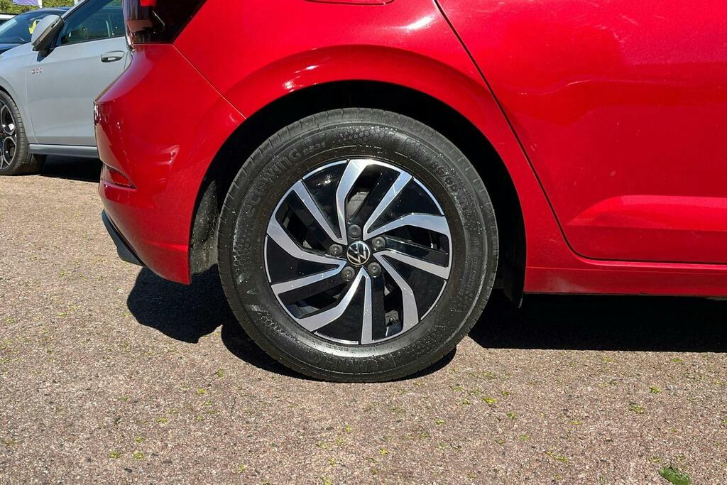 Volkswagen Polo 1.0 Tsi Life Hatchback GD23HXG Red #5