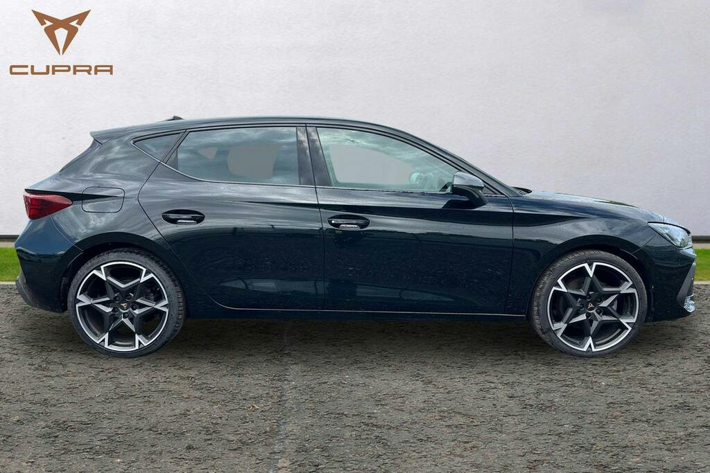 Cupra Leon 1.5 Tsi V2 Hatchback KW25UKY Black #4