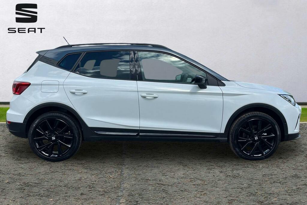 Seat Arona 1.0 Tsi Fr Black Edition Suv Dsg KW75TGV White #4